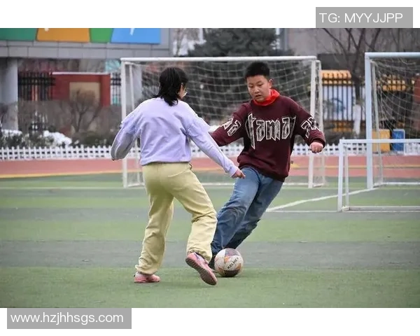 快乐练足球让孩子们在运动中成长与团结的精彩旅程